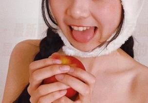 尤物馆 – 最新更新！FoxYini孟狐狸自拍合集尽显青春个性，捕捉生活中的美好瞬间！