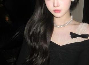 尤蜜荟 – 娜露selena夏日写真图集:让我们一起感受盛夏的欢愉与自由