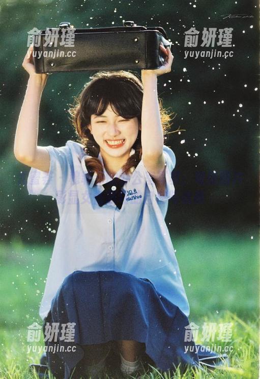 尤蜜荟 - 穆菲菲的办公室写真：每张图片彰显女性职场的自信与优雅