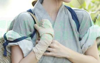异思趣向 – 反差女秘小九：分享她惊艳的写真作品集，让你看见不一样的她