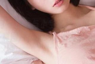 异思趣向 – 短裤与小宝的经典碰撞：这组写真图片，你绝对不能错过！