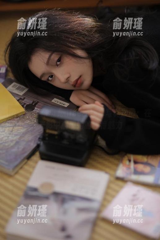 张思允nice 微密圈 - 张思允nice的纯白写真原图:在光影中展现她的独特魅力
