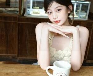 不容错过的视觉享受，慕丝女郎176模特套图丰富写真资源等你来探