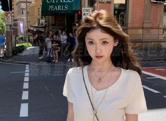 推女神 – 走进施忆佳的校服写真世界:作品集里藏着无数故事