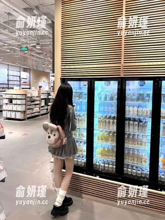 推女神 - 一堂课不够，杨上萱的教室高清写真让你欲罢不能！