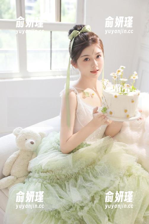 推女神 - 契约纯白之美，揭开莫晓茜sunny图片中的原图真实魅力