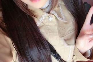 stunningHDphotos!摇摇乐yoyo黑丝JK制服套图,带你感受青春的优雅与性感