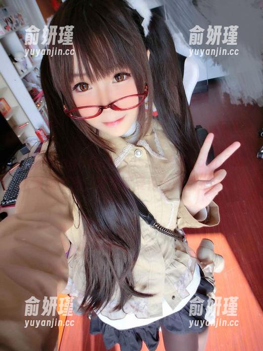 摇摇乐yoyo stunningHDphotos!摇摇乐yoyo黑丝JK制服套图,带你感受青春的优雅与性感