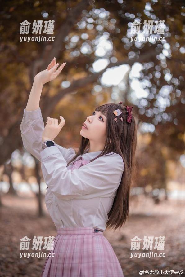 无颜小天使wy 无颜小天使wy的连体衣写真图册:展现独特风格与自信