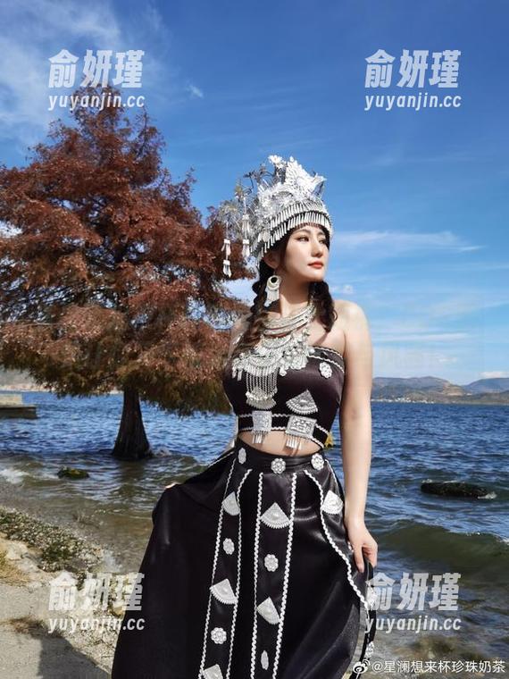 星澜想来杯珍珠奶茶 当星澜想来杯珍珠奶茶遇上短裤:COS图集让你见识何为真正的清凉与风骚!
