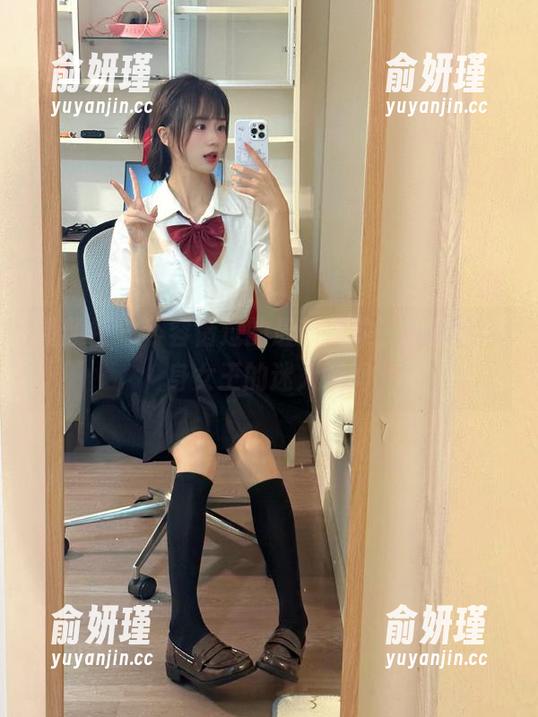 星颜社-何晨曦 星颜社 - 不容错过的最新图集,何晨曦化身女王的迷人瞬间