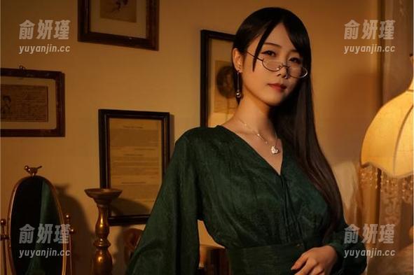 晓美妈 晓美妈高清写真集:皮衣与自信,时尚女神的真实写照