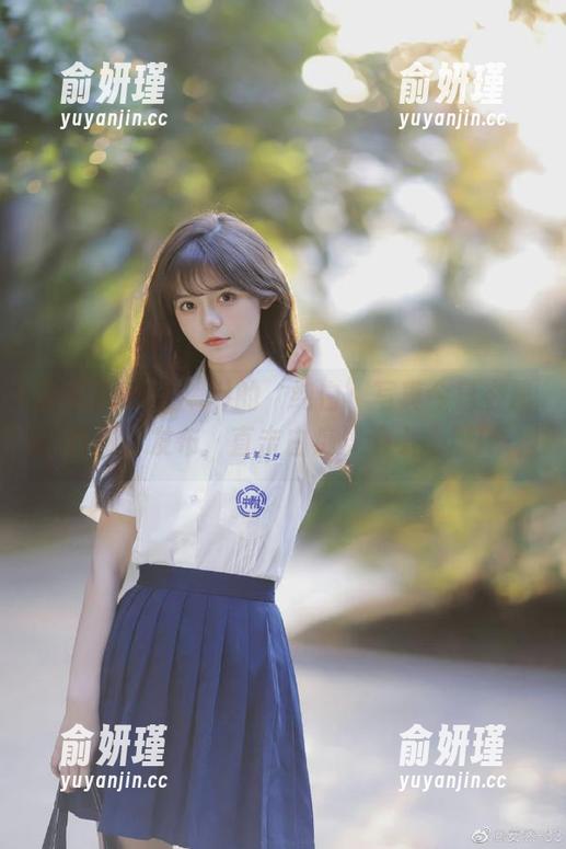 普美Bomi(보미)的‘纯白’写真今日在最新图库发布，直击白痴界的小心脏！
