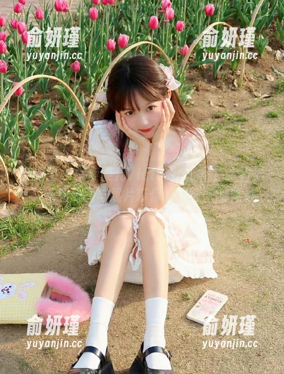 微密圈 - 探索果儿Victoria的黑白宇宙：一系列美图与照片带你领略艺术的魅力