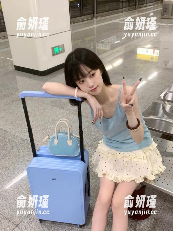 果团网 - 原图出击！何梦兮Stacy护士高清写真，治愈你的疲惫灵魂