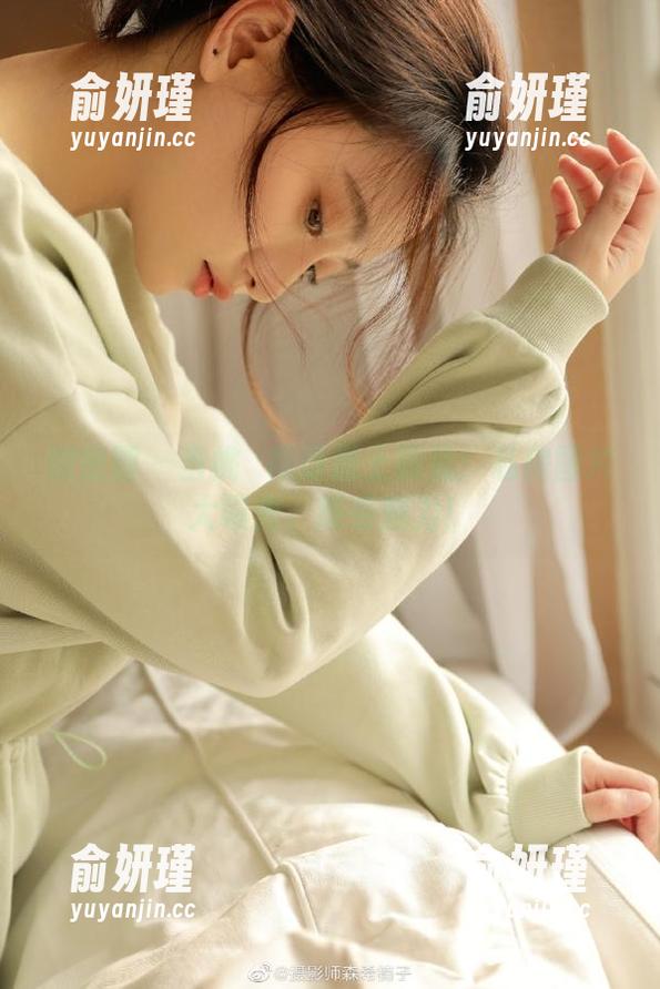 桃沢樱呀 微密圈 - 当桃沢樱呀遇上御姐:私房图片大曝光,感受魅力!