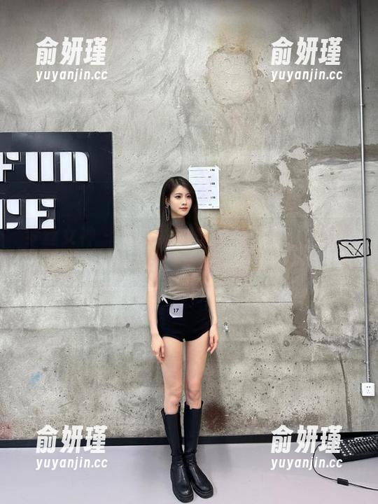 梦丝女神-晓晓 梦丝女神 - 晓晓黑衣少女摄影系列:迷人的私房图片探索之旅