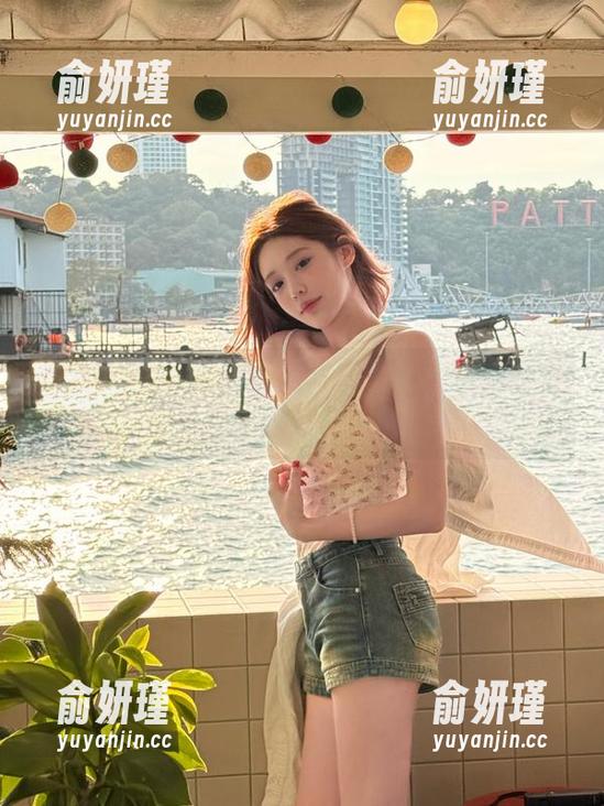 梦丝女神-璇璇 梦丝女神 - 璇璇丝袜写真图包:让你感受每一寸轻柔与妩媚的诱惑