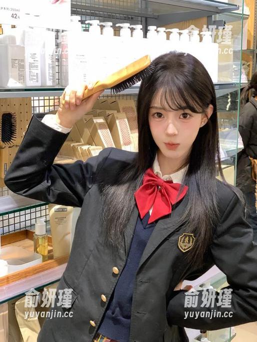 模范学院 - 让人心动的徐微微mia空姐写真，高清原图资源等你来下载！
