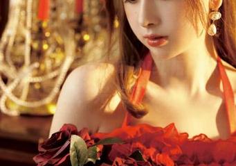 模范学院 – 李颖煊baby红裙韵味:精美写真图册,完美展现个人魅力