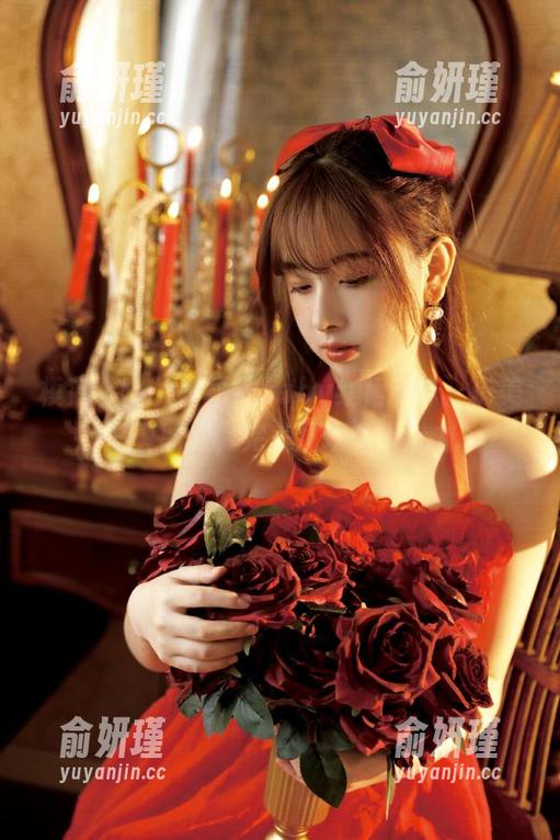 模范学院 - 李颖煊baby红裙韵味：精美写真图册，完美展现个人魅力