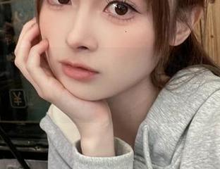 跟着河豚抚子一起感受裸足的清新气息,限量cos图册不容错过!