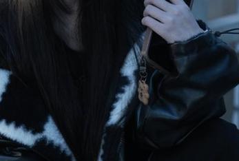 运动精神的极致表达，清水由乃写真图包带你走进美与力量的交汇点