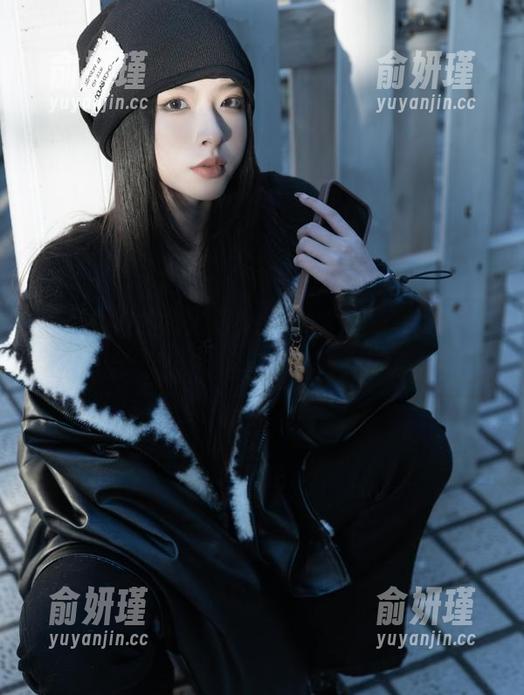 运动精神的极致表达，清水由乃写真图包带你走进美与力量的交汇点