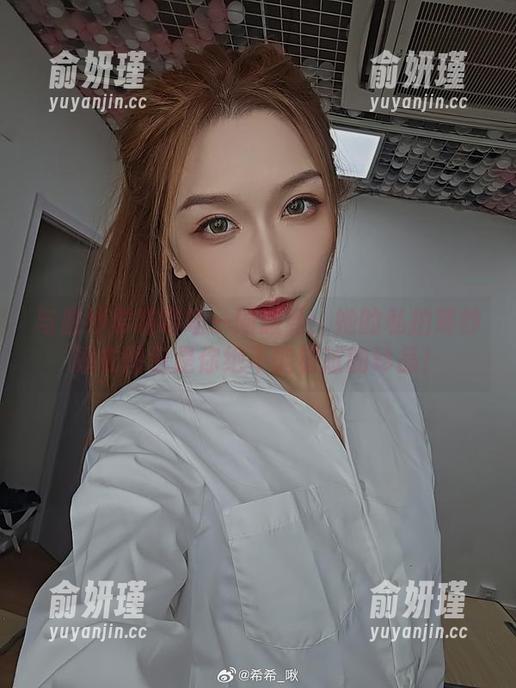 源纱希喵喵喵 与源纱希喵喵喵一同感受:她的私拍薄纱睡衣图包是你绝不能错过的珍品!