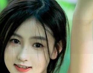 爱蜜社 – 深入小宝酱丝袜艺术作品集:一键下载,感受时尚魅力!