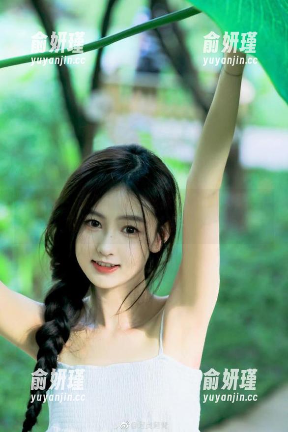 爱蜜社-小宝酱 爱蜜社 - 深入小宝酱丝袜艺术作品集:一键下载,感受时尚魅力!