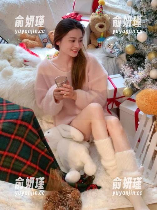 物恋传媒-小竹 物恋传媒 - 小竹最新图集:裤里丝作品中的细节与创意,尽享时尚魅力