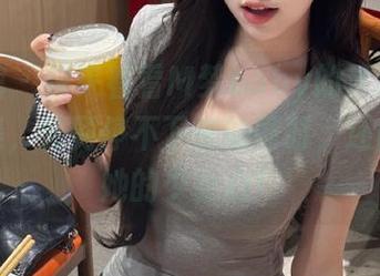 瑞丝馆 – 快来看看M梦baby的清纯高清写真集，笑到停不下来的同时，还能感受她的少女心！