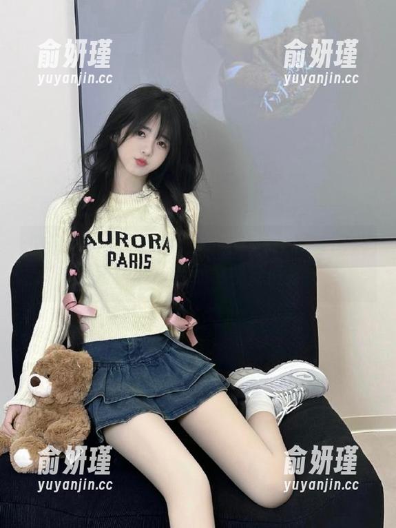 白龙猫女 微密圈 - 白龙猫女空姐2.0加长黑丝图片更新,每一张都是视觉盛宴!