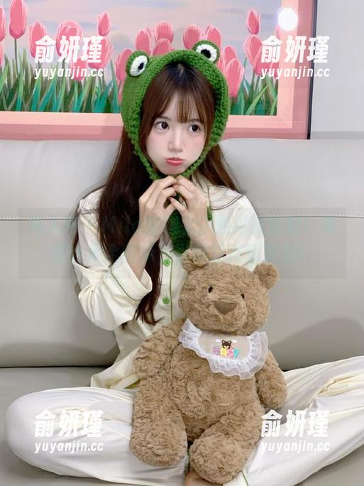 秀人网 - Mila嘟嘟女王的闪耀时刻！美图合集全收录，引领时尚新潮流！
