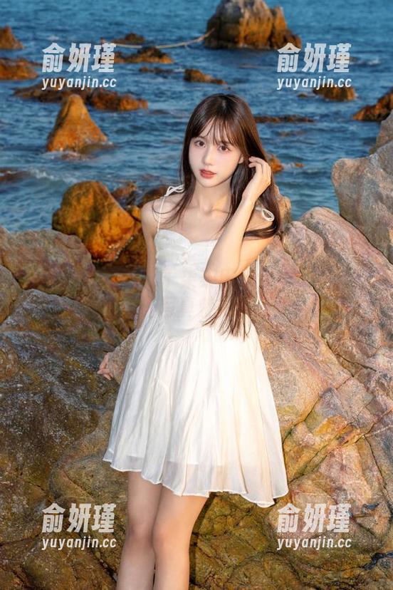 秀人网 - 深入九千柒柒皮衣合集——探索她的写真魅力图册