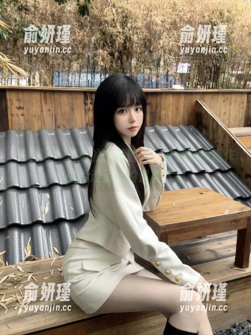 秀人网-叶梦轩 秀人网 - 海边的宁静时光,叶梦轩原图作品传递无尽的温柔气息