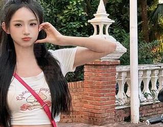 秀人网 – 周慕汐美足最新图册上线，细腻画面带你领略无限风情