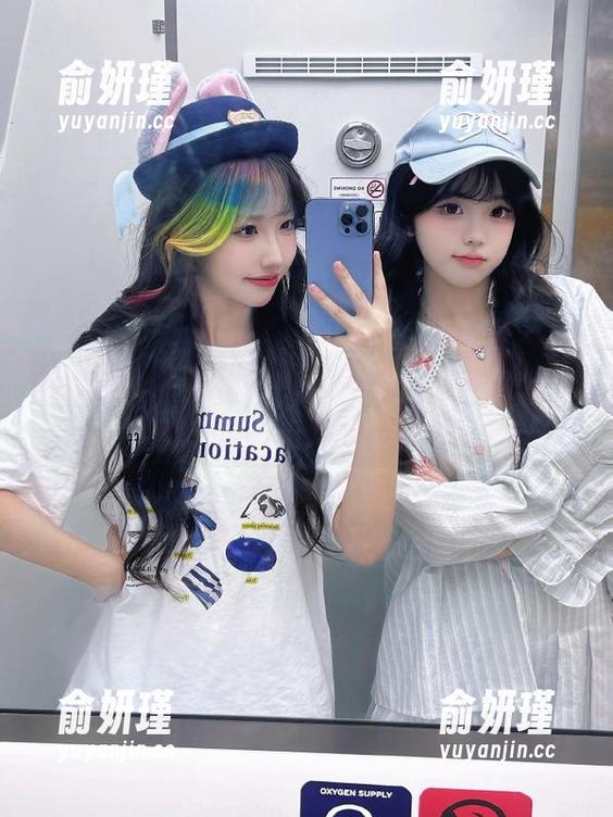 秀人网-夏可馨amii 秀人网 - 夏可馨amii泳装全套图集:享受阳光,感受自由的海边时光