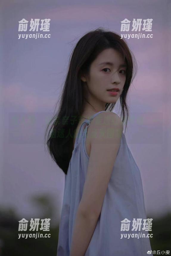 秀人网-奈奈子 秀人网 - 让奈奈子带你走进红裙梦境:一组迷人的无圣光图集
