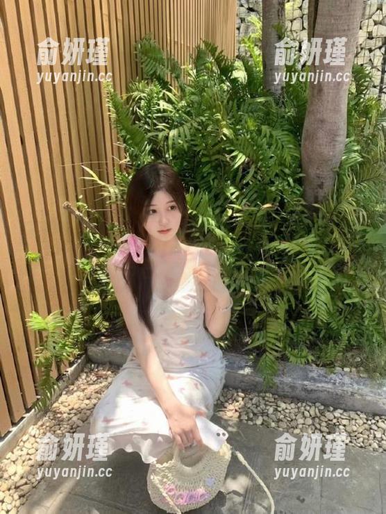秀人网 - 娜露selena圣诞特辑：全套图包展现她在节日季节的青春活力与美丽