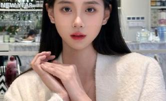 秀人网 – 与安然anran一起漫游云南,探索旅拍作品的丰富资源