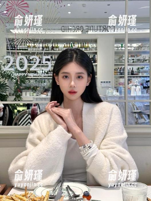 秀人网 - 与安然anran一起漫游云南，探索旅拍作品的丰富资源