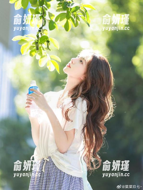秀人网-徐莉芝Botty 秀人网 - 徐莉芝Botty奶牛意境图册:在镜头中唤醒对自然的热爱