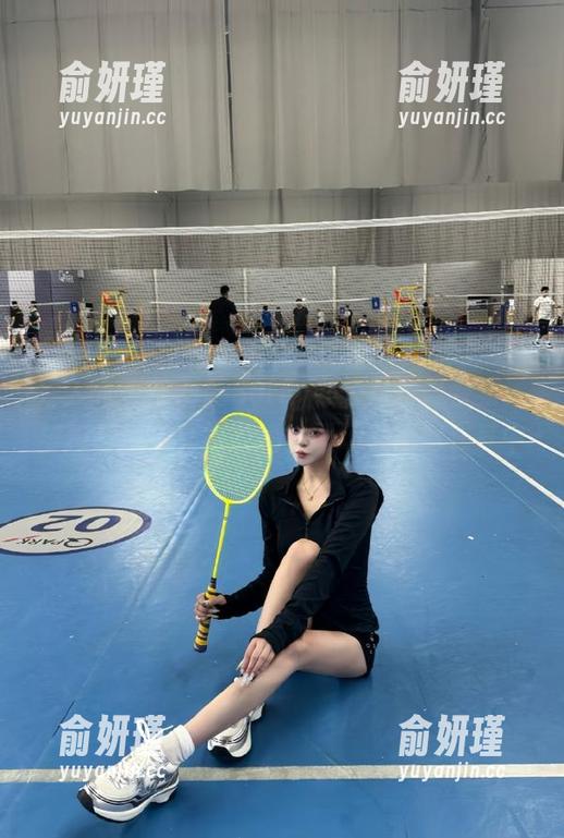 秀人网 - 徐莉芝Botty办公室写真合集：梦幻与现实交织的绝美职场美图尽在其中