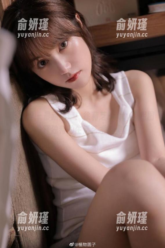 秀人网-徐莉芝Botty 秀人网 - 最新风靡!徐莉芝Botty裸足图包诠释独特的生活艺术与美感!