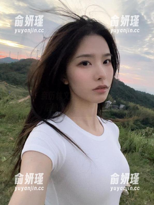 秀人网 - 亲历林文文：无圣光皮衣作品背后的故事与时尚灵感