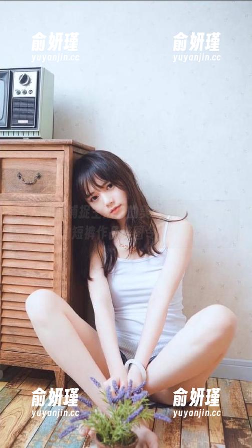 秀人网-柚柚小奶瓶 秀人网 - 捕捉生活中的美好瞬间,柚柚小奶瓶的短裤作品美图令人心动不已