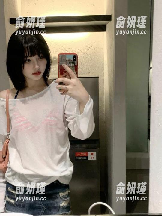 秀人网 - 油田溪溪全新黑色套图上线，立即获取免费精彩内容！