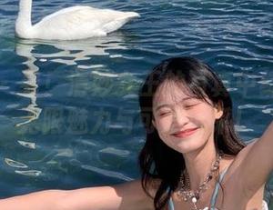 秀人网 – 看！清妙女王的写真中绽放出的无限魅力与可爱风采！